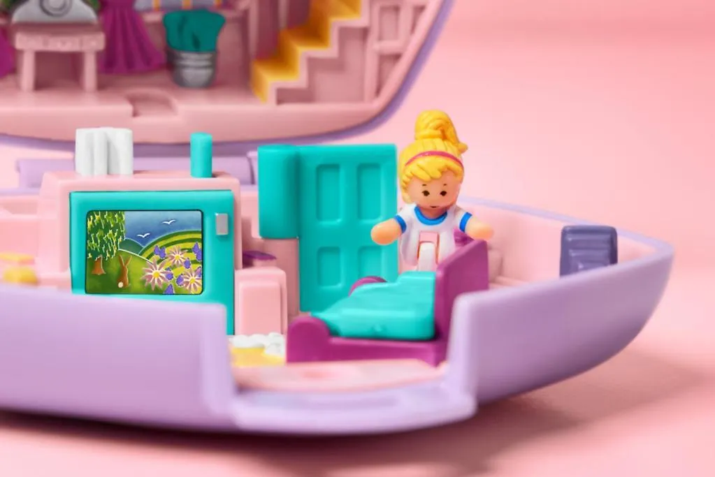 Sleepover At Polly Pockets Compact Bayonne 0*,  France