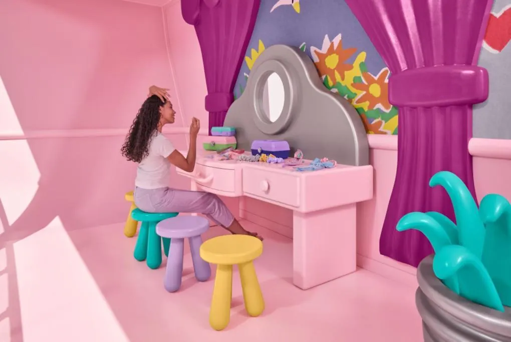 Sleepover At Polly Pockets Compact Bayonne