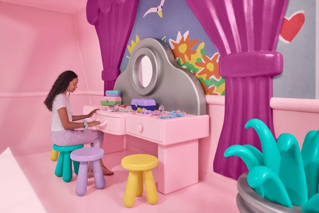 Sleepover At Polly Pockets Compact Bayonne