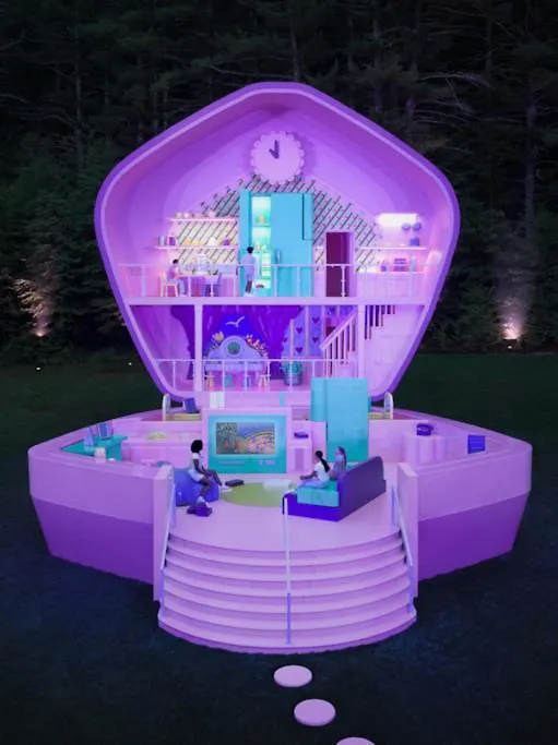 Sleepover At Polly Pockets Compact Bayonne Apartment